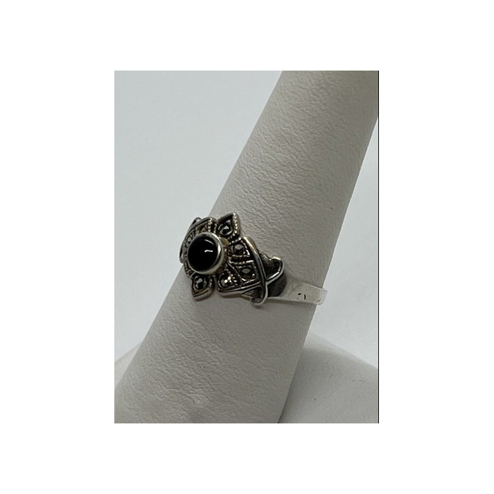 925 Sterling Silver Onyx & Marcasite Ring Size 7