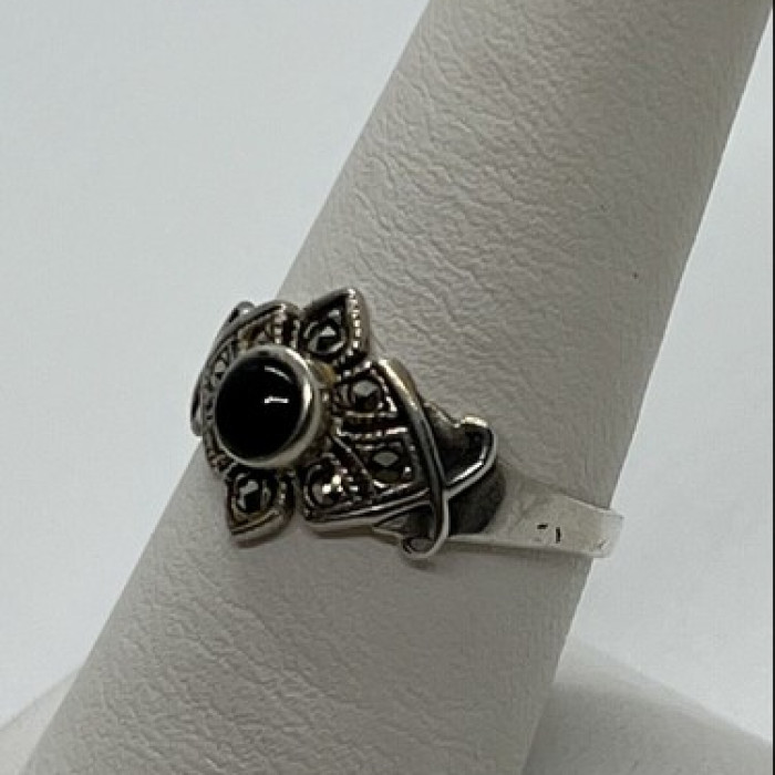 925 Sterling Silver Onyx & Marcasite Ring Size 7
