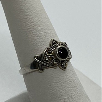925 Sterling Silver Onyx & Marcasite Ring Size 7