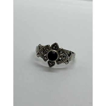 925 Sterling Silver Onyx & Marcasite Ring Size 7
