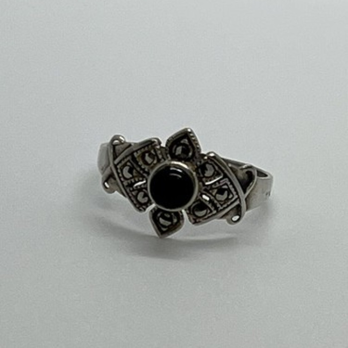 925 Sterling Silver Onyx & Marcasite Ring Size 7