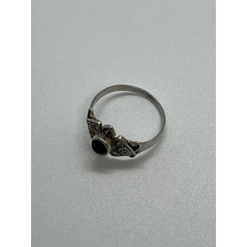925 Sterling Silver Onyx & Marcasite Ring Size 7