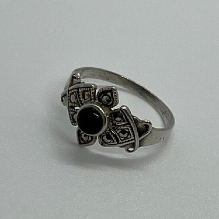 925 Sterling Silver Onyx & Marcasite Ring Size 7