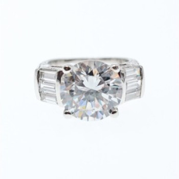 925 Sterling Silver CZ Ring Size 5.5