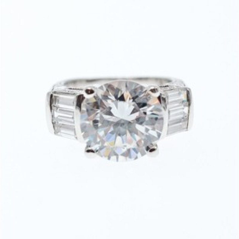 925 Sterling Silver CZ Ring Size 5.5