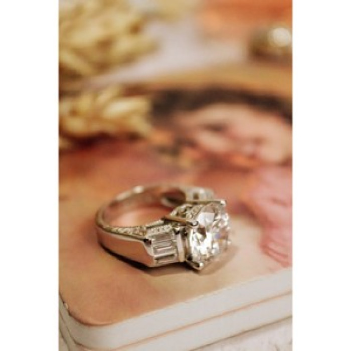 925 Sterling Silver CZ Ring Size 5.5