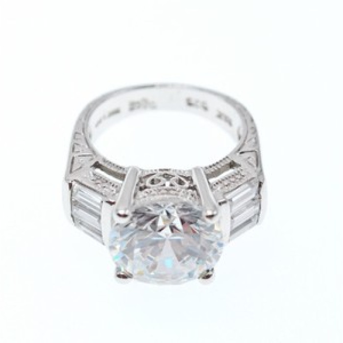 925 Sterling Silver CZ Ring Size 5.5