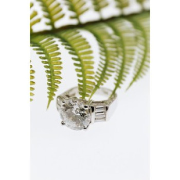 925 Sterling Silver CZ Ring Size 5.5