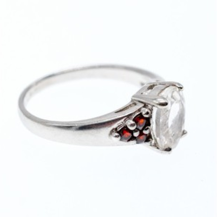 925 Sterling Silver Goshenite & Garnet Ring Size 8