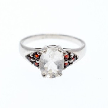 925 Sterling Silver Goshenite & Garnet Ring Size 8