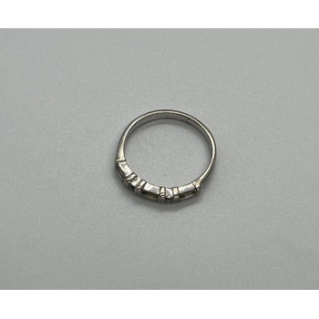 925 Sterling Silver & CZ Ring Size 6.5