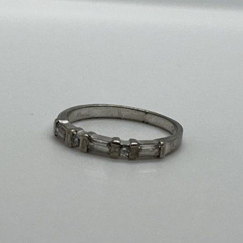 925 Sterling Silver & CZ Ring Size 6.5