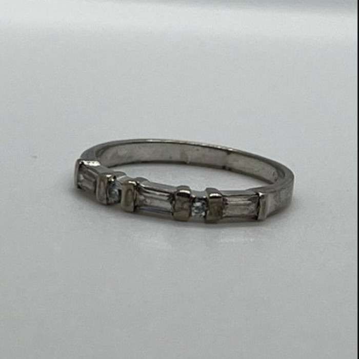 925 Sterling Silver & CZ Ring Size 6.5