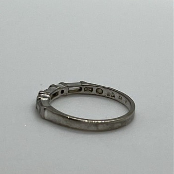 925 Sterling Silver & CZ Ring Size 6.5