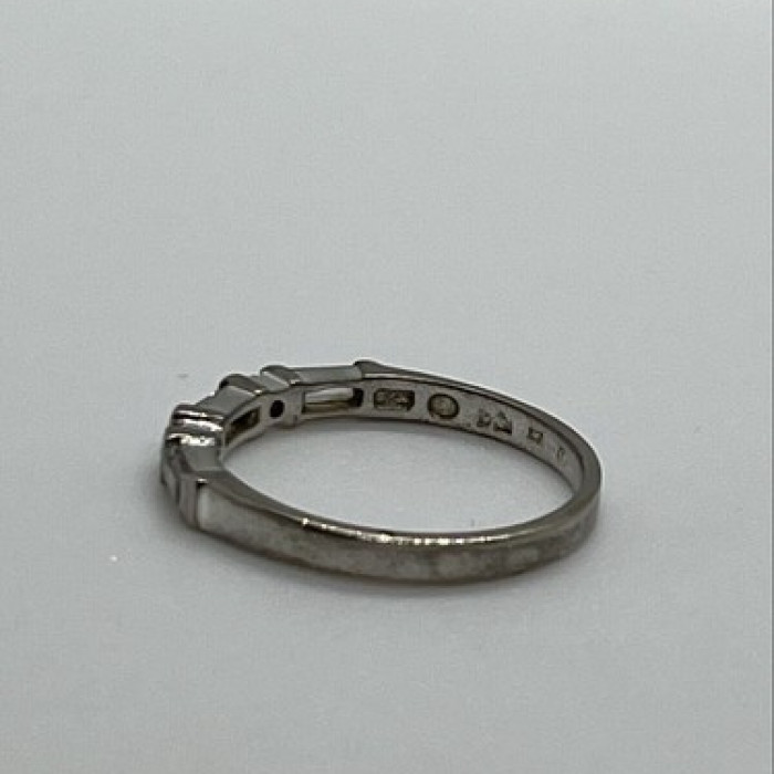 925 Sterling Silver & CZ Ring Size 6.5