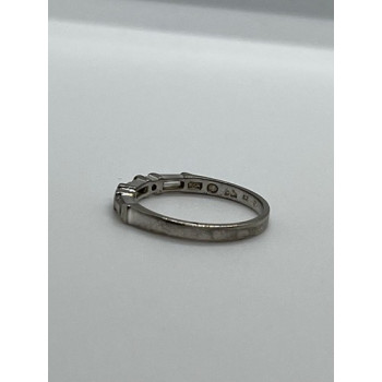 925 Sterling Silver & CZ Ring Size 6.5