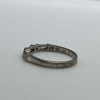 925 Sterling Silver & CZ Ring Size 6.5