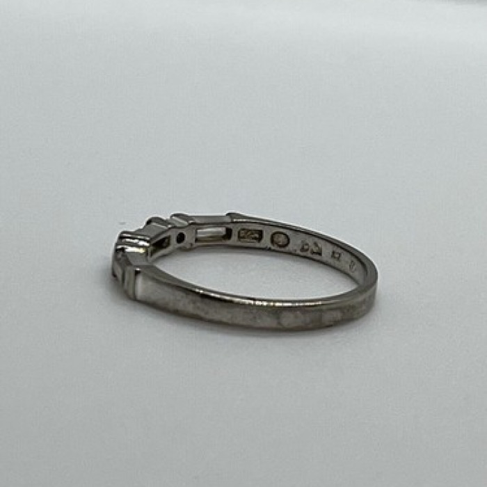 925 Sterling Silver & CZ Ring Size 6.5