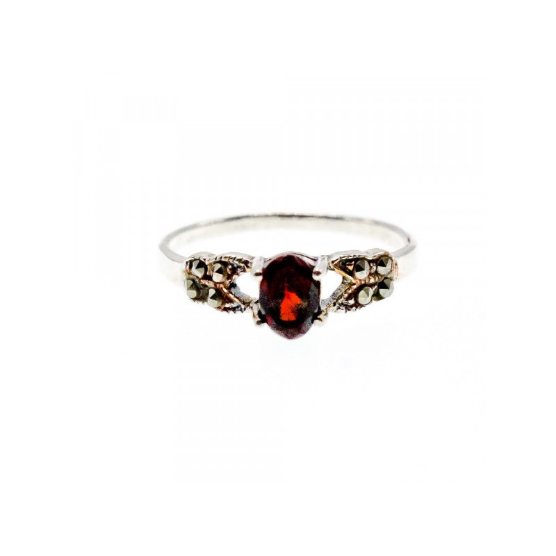 925 Sterling Silver Garnet & Marcasites Ring Size 7