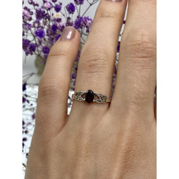 925 Sterling Silver Garnet & Marcasites Ring Size 7
