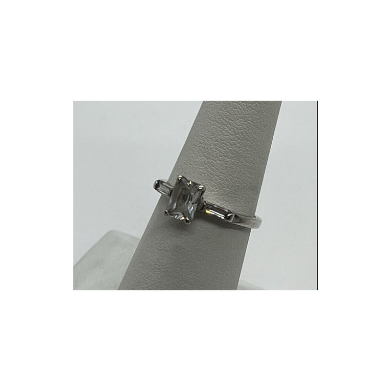 925 Sterling Silver & CZ Ring Size 6.5