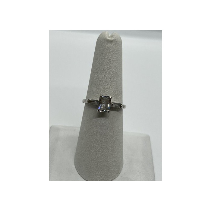 925 Sterling Silver & CZ Ring Size 6.5