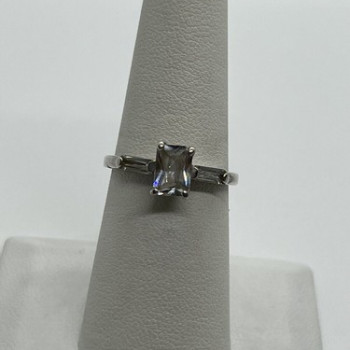 925 Sterling Silver & CZ Ring Size 6.5