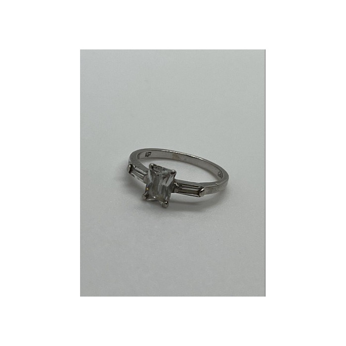 925 Sterling Silver & CZ Ring Size 6.5