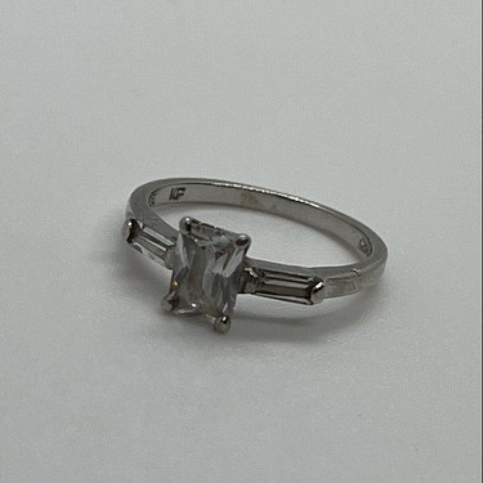 925 Sterling Silver & CZ Ring Size 6.5