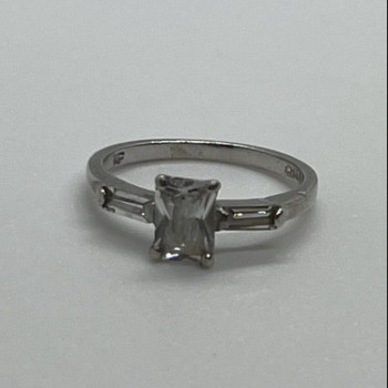 925 Sterling Silver & CZ Ring Size 6.5