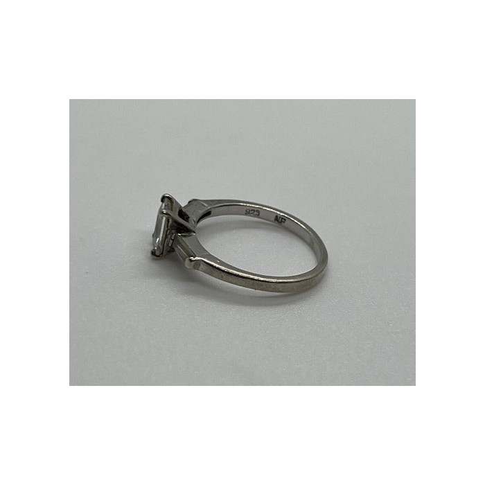 925 Sterling Silver & CZ Ring Size 6.5