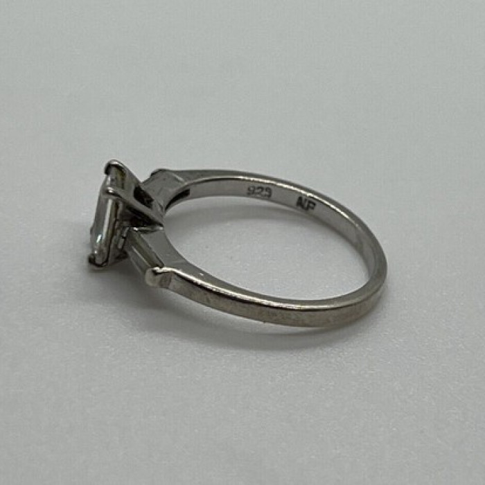 925 Sterling Silver & CZ Ring Size 6.5