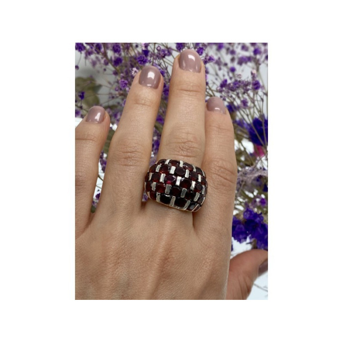 925 STERLING SILVER GARNET RING SIZE 8