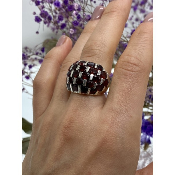 925 Sterling Silver Garnet Ring Size 8