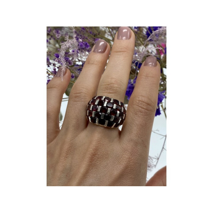 925 STERLING SILVER GARNET RING SIZE 8