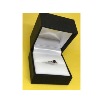 925 Sterling Silver Purple CZ Ring Size 8.5