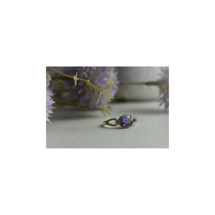 925 Sterling Silver Amethyst & CZ Ring Size 8