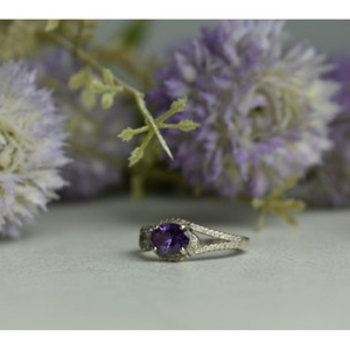 925 Sterling Silver Amethyst & CZ Ring Size 8