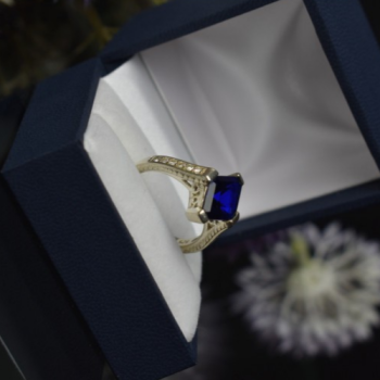 925 Sterling Silver Blue Tourmaline Ring Size 6.5