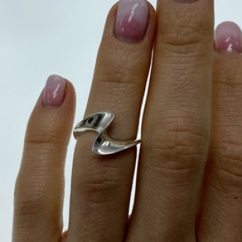 925 Sterling Silver Ring Size 4.5