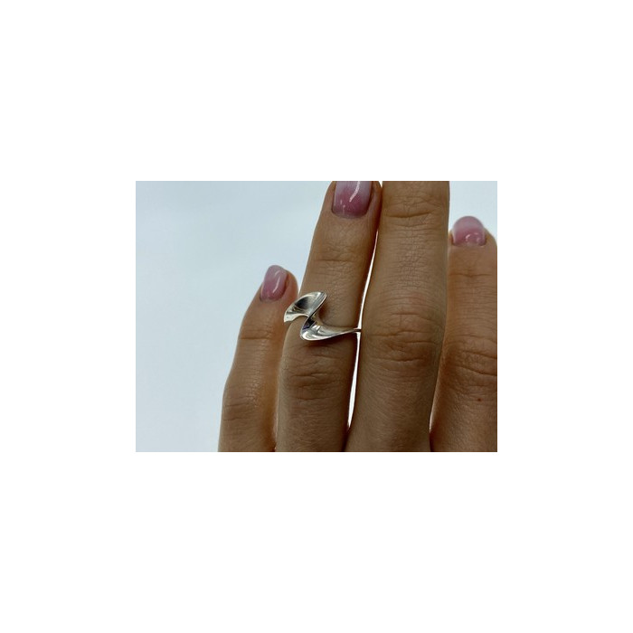 925 Sterling Silver Ring Size 4.5