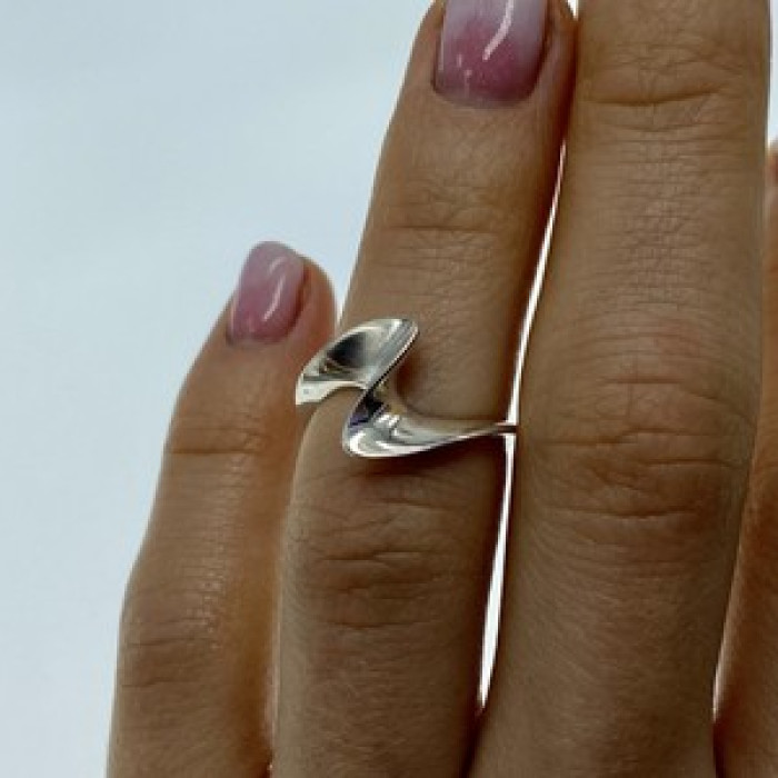 925 Sterling Silver Ring Size 4.5