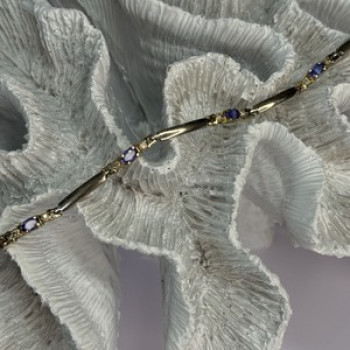 14K Yellow Gold Tanzanite & Diamond Bracelet Length 7.5 Inch