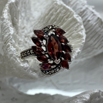 925 Sterling Silver Spessartine & Marcasites Ring Size 6.5
