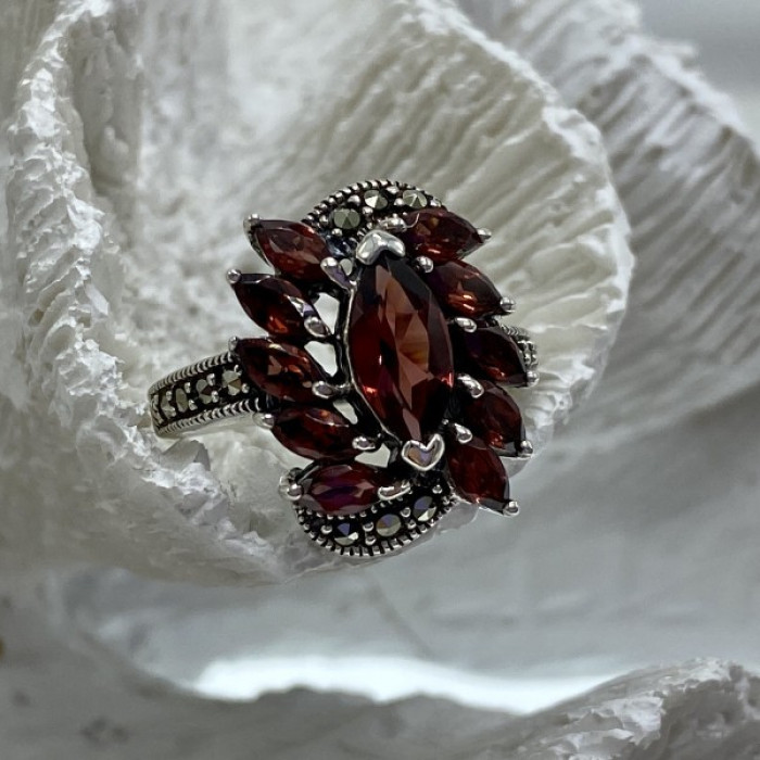 925 Sterling Silver Spessartine & Marcasites Ring Size 6.5