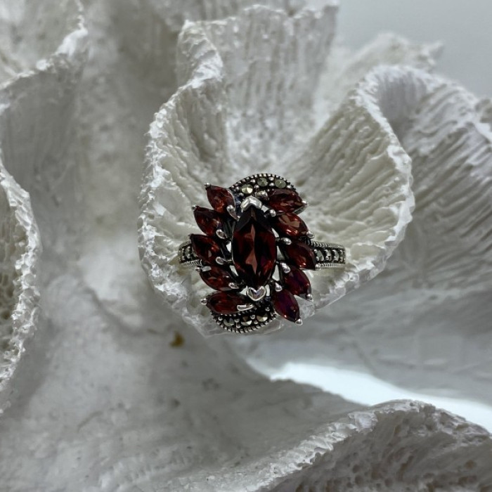 925 Sterling Silver Spessartine & Marcasites Ring Size 6.5