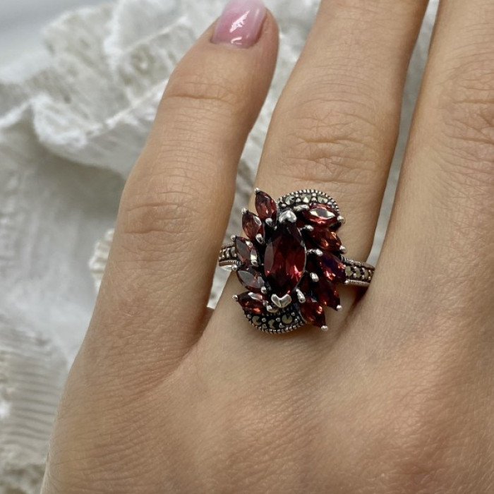 925 Sterling Silver Spessartine & Marcasites Ring Size 6.5