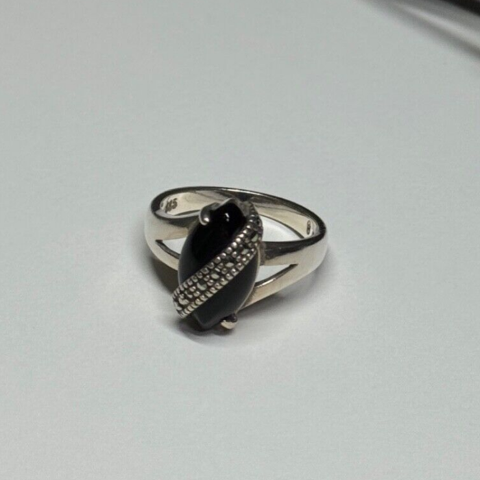 925 Sterling Silver Onyx & Marcasite Ring Size 5