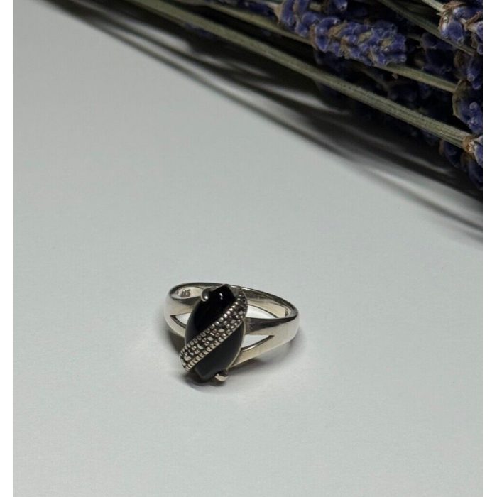925 Sterling Silver Onyx & Marcasite Ring Size 5