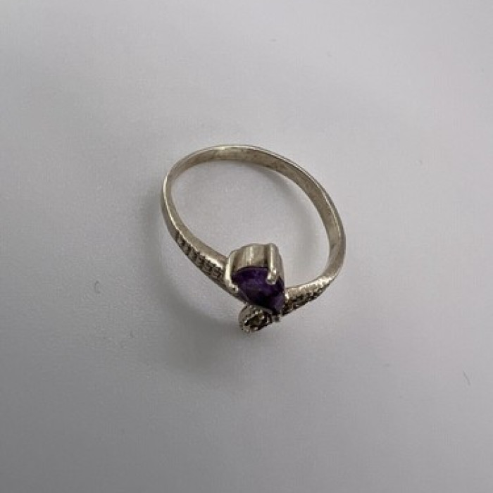 925 Sterling Silver Amethyst & Marcasite Ring Size 5.5